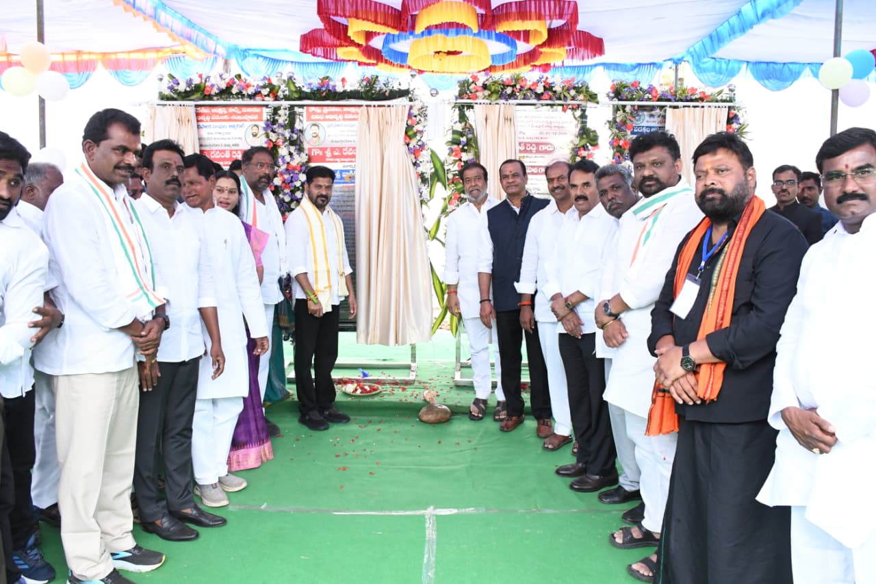 మున్సిపాలిటీల పరిధిలో 151.92 కోట్ల రూపాయల అభివృద్ధి పనులకు ముఖ్యమంత్రి రేవంత్ రెడ్డి శంకుస్థాపన